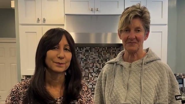 Day 18 of Detox: Fresh Guacamole and Flaxseed Crackers