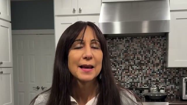 Day 25 of Detox: Making Healthy Zucchini Spaghetti